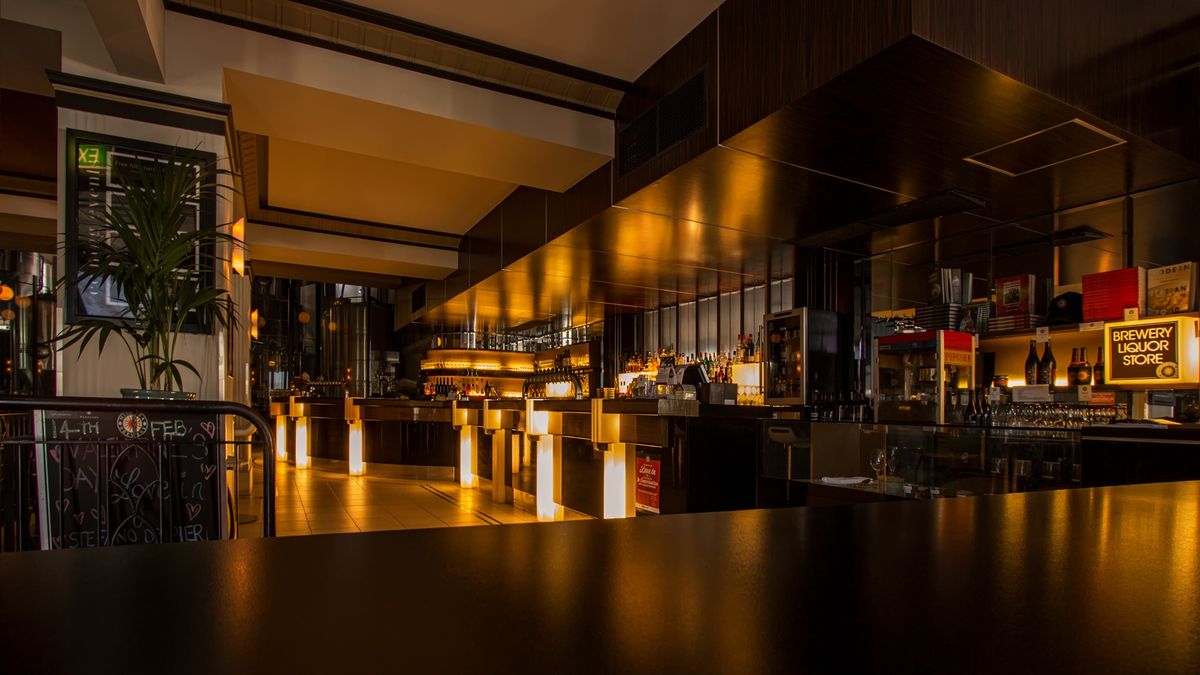 Bar & Lounge Areas